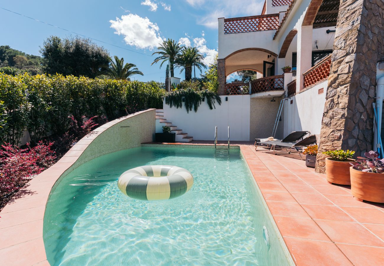 House in Pals - The Getaway